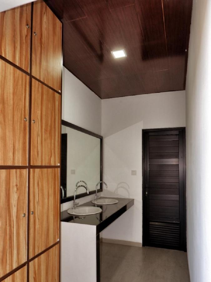 Guest House 555 Nki South Tangerang ภายนอก รูปภาพ