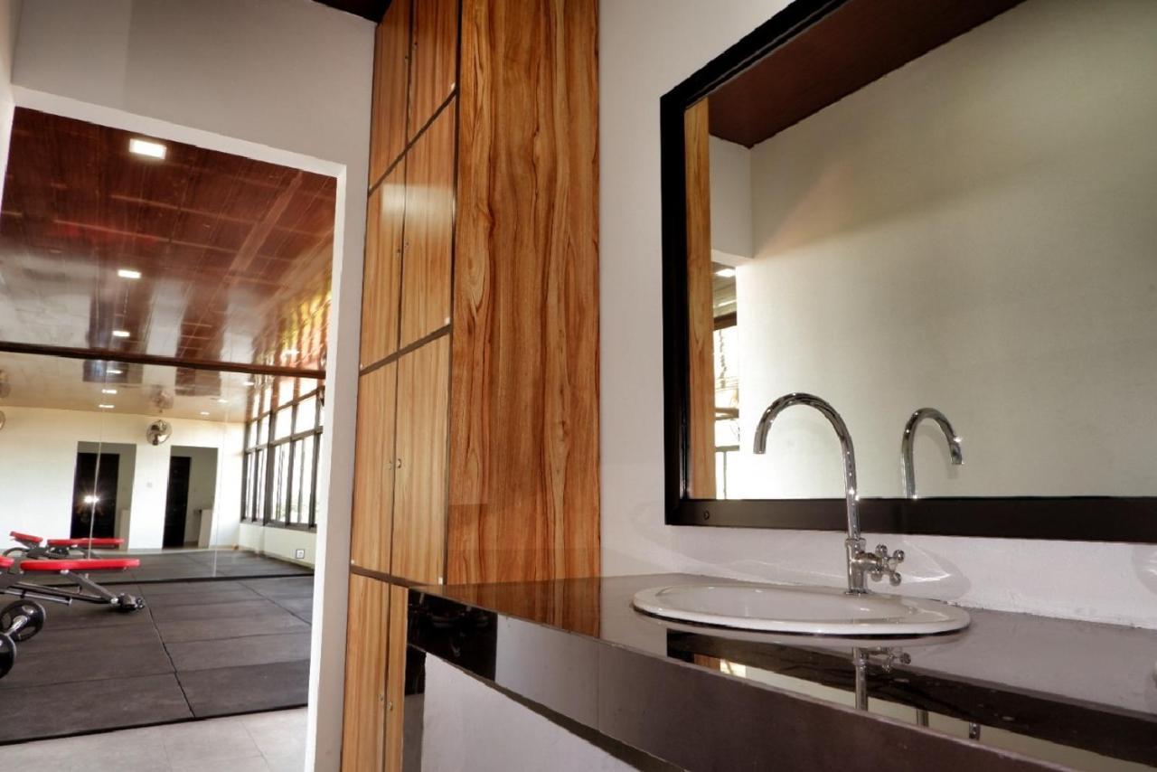 Guest House 555 Nki South Tangerang ภายนอก รูปภาพ