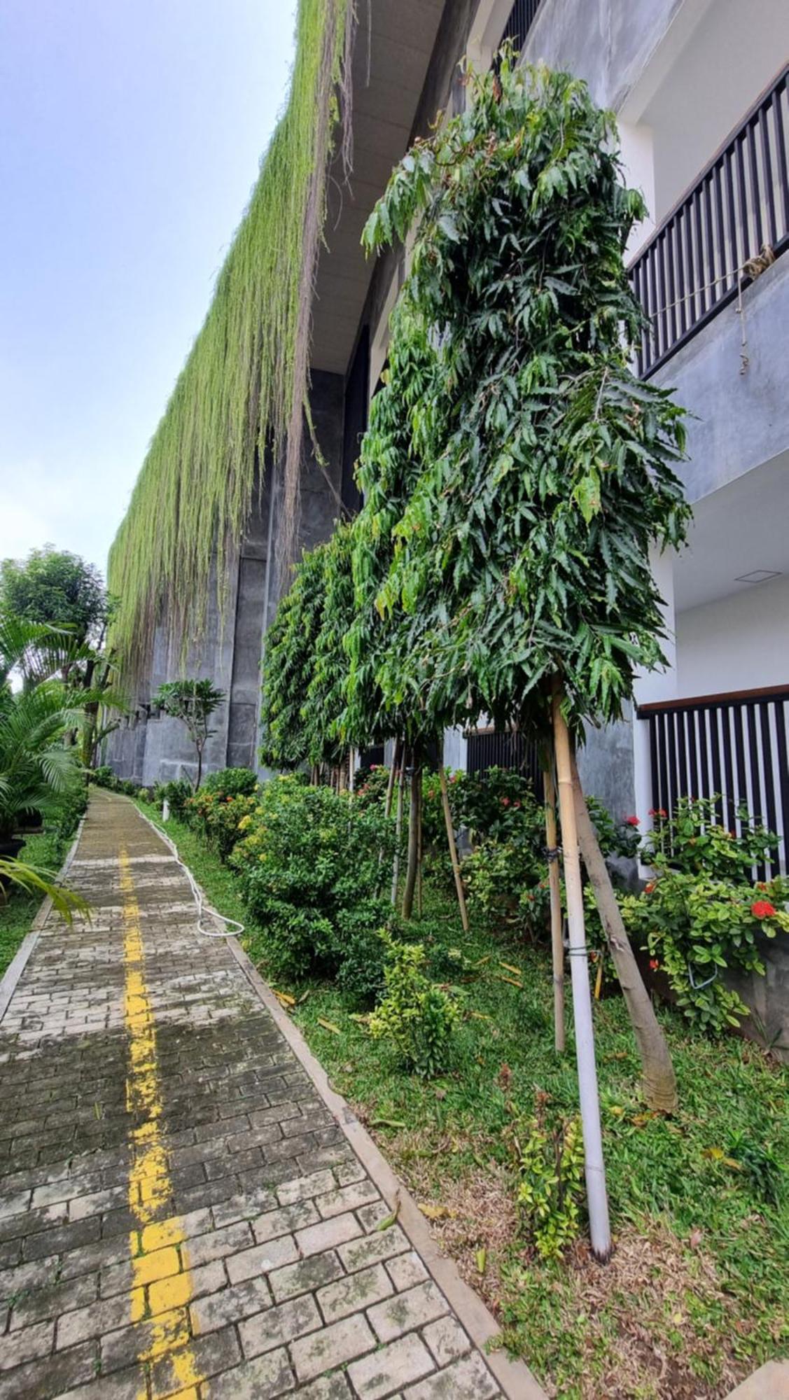 Guest House 555 Nki South Tangerang ภายนอก รูปภาพ
