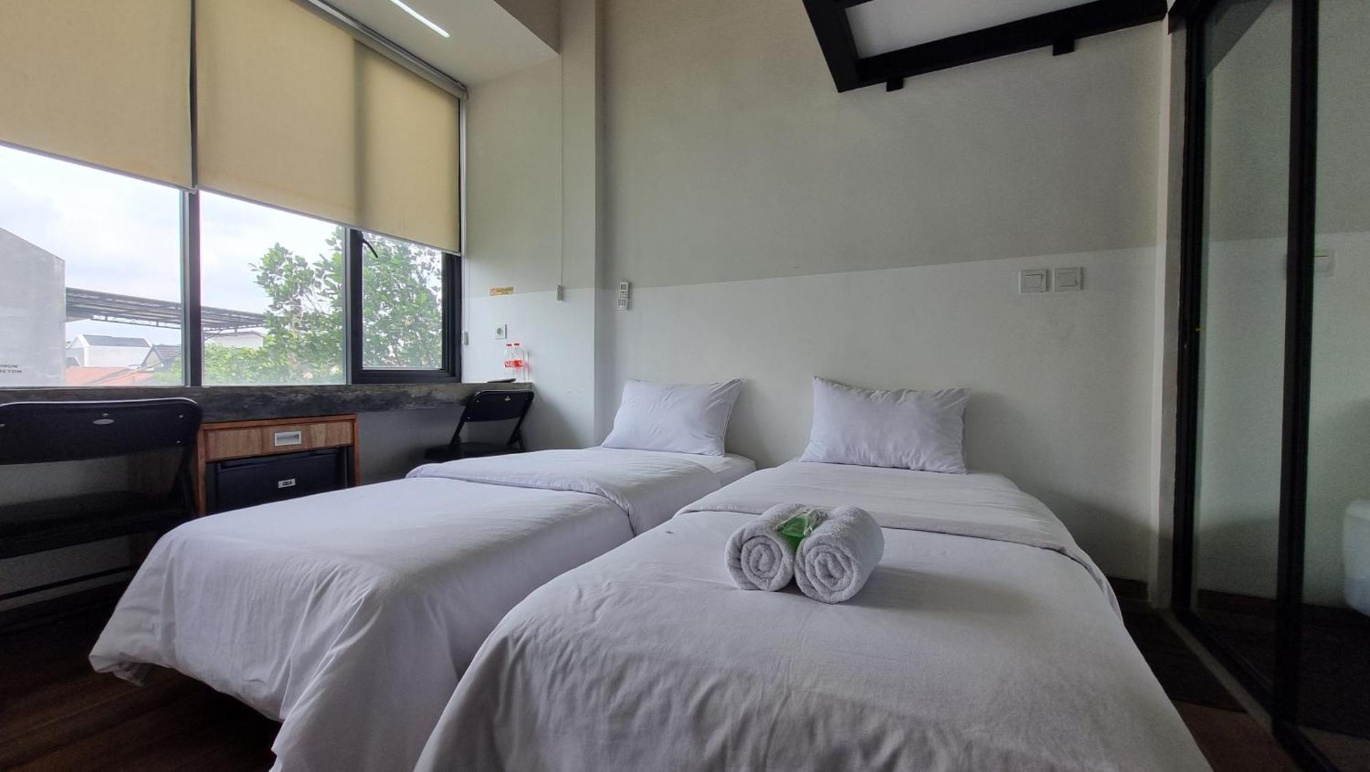 Guest House 555 Nki South Tangerang ภายนอก รูปภาพ